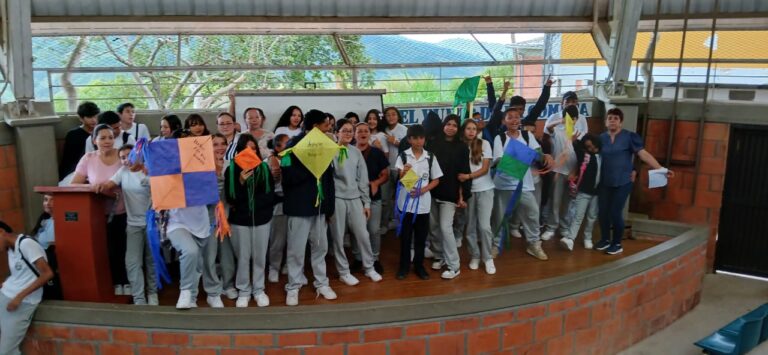 cometa-colorida-jovenes